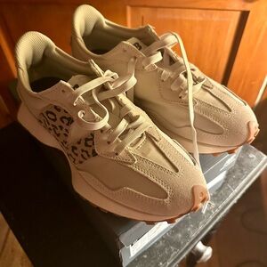 Women's New Balance 327 Sneakers with Leopard Print